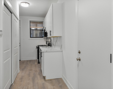 1904 N Whipple Street - Photo Thumbnail 5