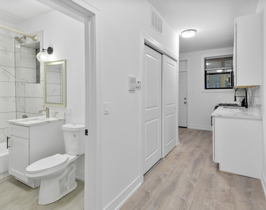 1904 N Whipple Street - Photo Thumbnail 11