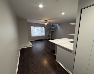 744 W Gordon Terrace - Photo Thumbnail 3