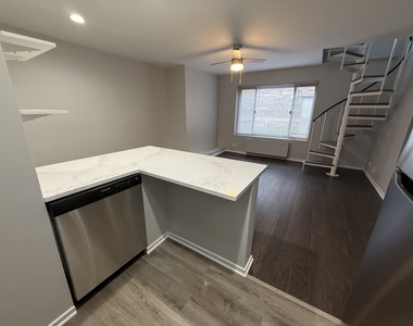 744 W Gordon Terrace - Photo Thumbnail 6