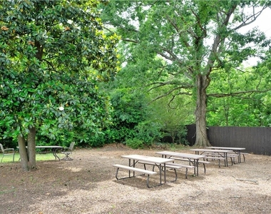 811 King Road - Photo Thumbnail 2