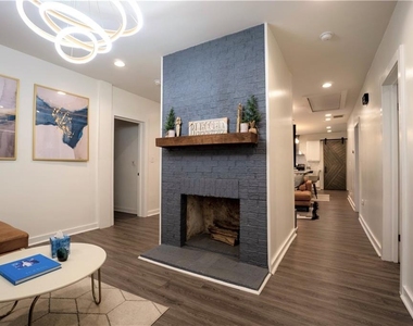 811 King Road - Photo Thumbnail 6