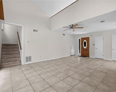 990 Chapman Lane - Photo Thumbnail 7