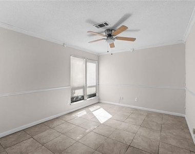 990 Chapman Lane - Photo Thumbnail 5