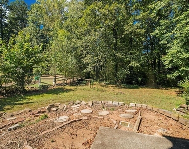 990 Chapman Lane - Photo Thumbnail 15