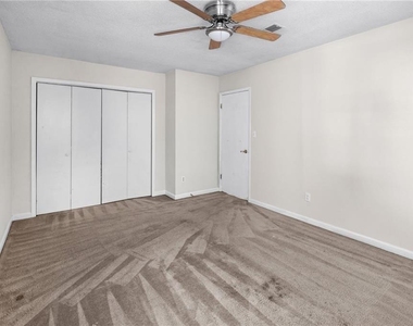 990 Chapman Lane - Photo Thumbnail 3