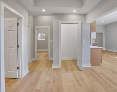 6240 W Belmont Avenue - Photo Thumbnail 6