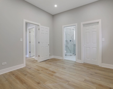 6240 W Belmont Avenue - Photo Thumbnail 8