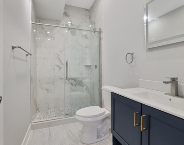 6240 W Belmont Avenue - Photo Thumbnail 7
