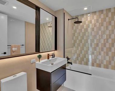 130 Hope Street - Photo Thumbnail 6