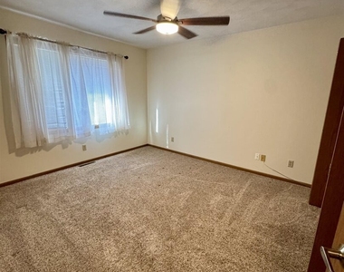 2500 Grant Street - Photo Thumbnail 5