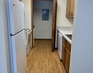 2500 Grant Street - Photo Thumbnail 1