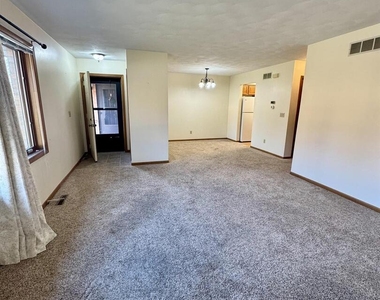 2500 Grant Street - Photo Thumbnail 4