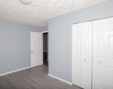 3430 Holiday Court - Photo Thumbnail 10