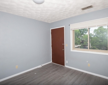 3430 Holiday Court - Photo Thumbnail 6