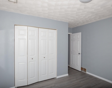 3430 Holiday Court - Photo Thumbnail 9