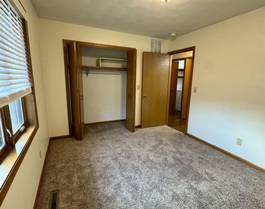 2500 Grant Street - Photo Thumbnail 6