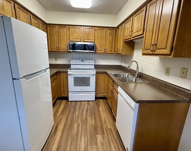 2500 Grant Street - Photo Thumbnail 3