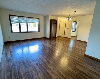 2500 Grant Street - Photo Thumbnail 2