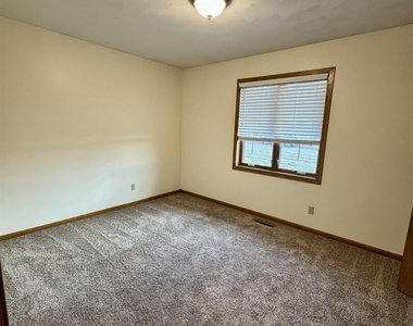 2500 Grant Street - Photo Thumbnail 5