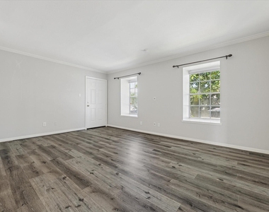9031 Gaylord Street - Photo Thumbnail 5