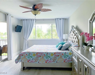 340 S Horse Creek Drive - Photo Thumbnail 9