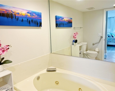340 S Horse Creek Drive - Photo Thumbnail 12