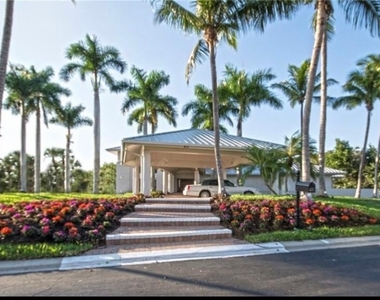 340 S Horse Creek Drive - Photo Thumbnail 3