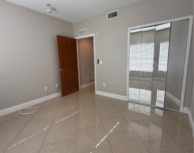 8555 Bernwood Cove Loop - Photo Thumbnail 23