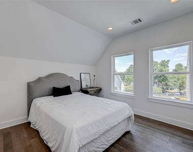 6030 Beall Street - Photo Thumbnail 15