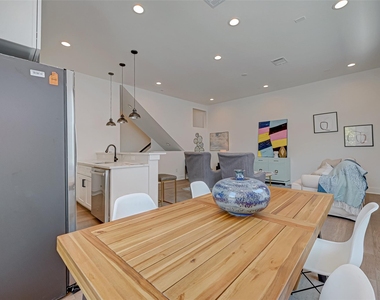 6030 Beall Street - Photo Thumbnail 7