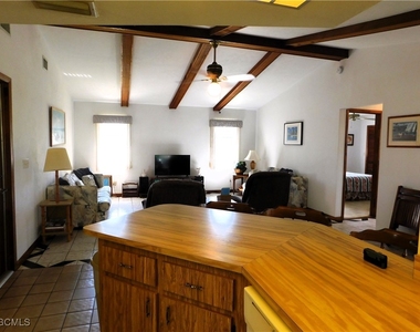 904 Se 18th Street - Photo Thumbnail 9