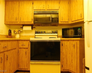 904 Se 18th Street - Photo Thumbnail 8