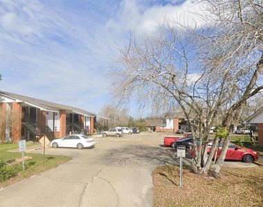 1800 W Third St - Photo Thumbnail 3