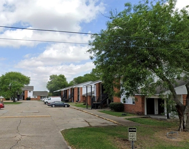 1800 W Third St - Photo Thumbnail 5
