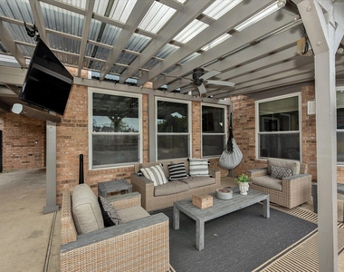 8219 Shoregrove Drive - Photo Thumbnail 23