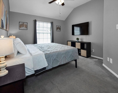8219 Shoregrove Drive - Photo Thumbnail 15