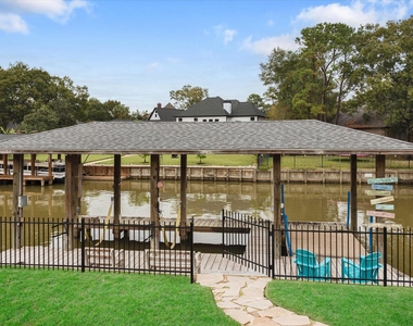 8219 Shoregrove Drive - Photo Thumbnail 28