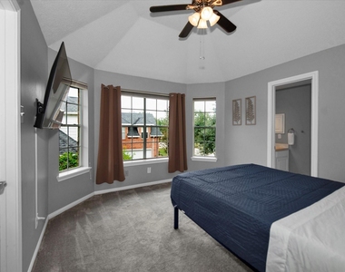 8219 Shoregrove Drive - Photo Thumbnail 17