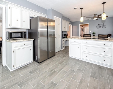 1807 Saddlecreek Drive - Photo Thumbnail 3