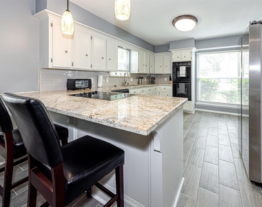 1807 Saddlecreek Drive - Photo Thumbnail 20