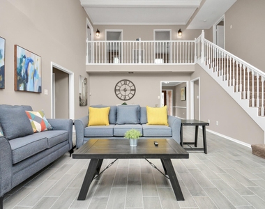 1807 Saddlecreek Drive - Photo Thumbnail 36
