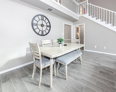1807 Saddlecreek Drive - Photo Thumbnail 16