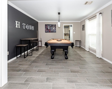 1807 Saddlecreek Drive - Photo Thumbnail 17