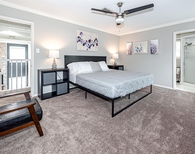 1807 Saddlecreek Drive - Photo Thumbnail 10