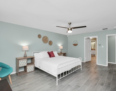 1807 Saddlecreek Drive - Photo Thumbnail 42