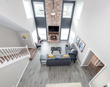 1807 Saddlecreek Drive - Photo Thumbnail 24