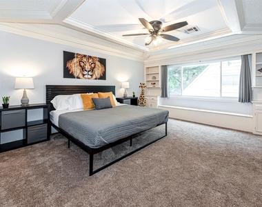 1807 Saddlecreek Drive - Photo Thumbnail 8