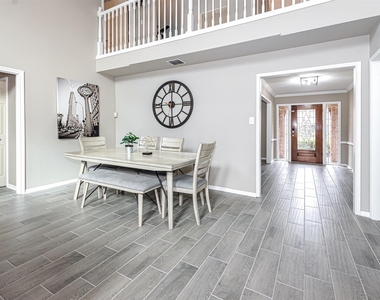 1807 Saddlecreek Drive - Photo Thumbnail 7