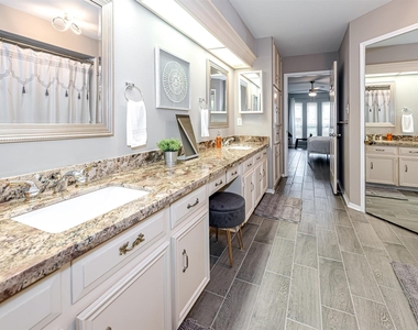 1807 Saddlecreek Drive - Photo Thumbnail 6